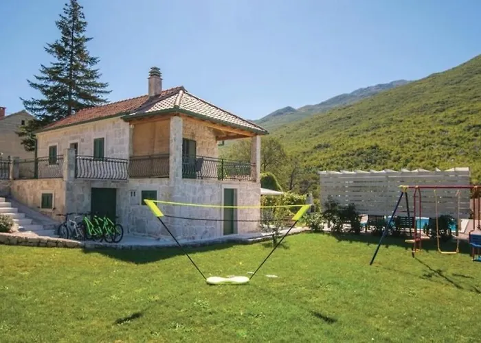 Monteneze By Guide *