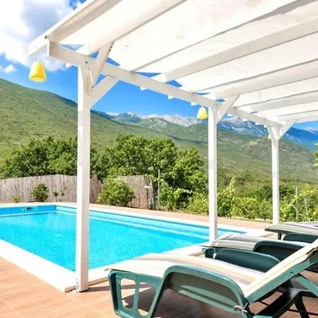 Villa Monteneze By Guide