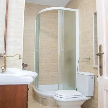 Villa Monteneze By Guide *